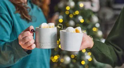 11 Hot Christmas Cocktails for an Extra Festive Holiday