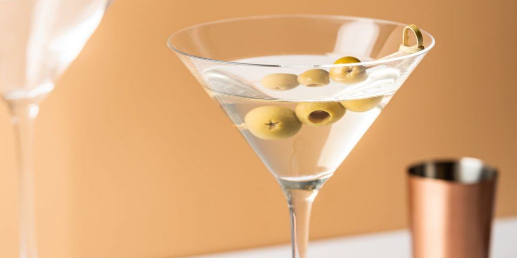 https://www.themixer.com/en-uk/wp-content/uploads/sites/3/2022/06/74.US_Vodka-Martini-1024x512.jpg