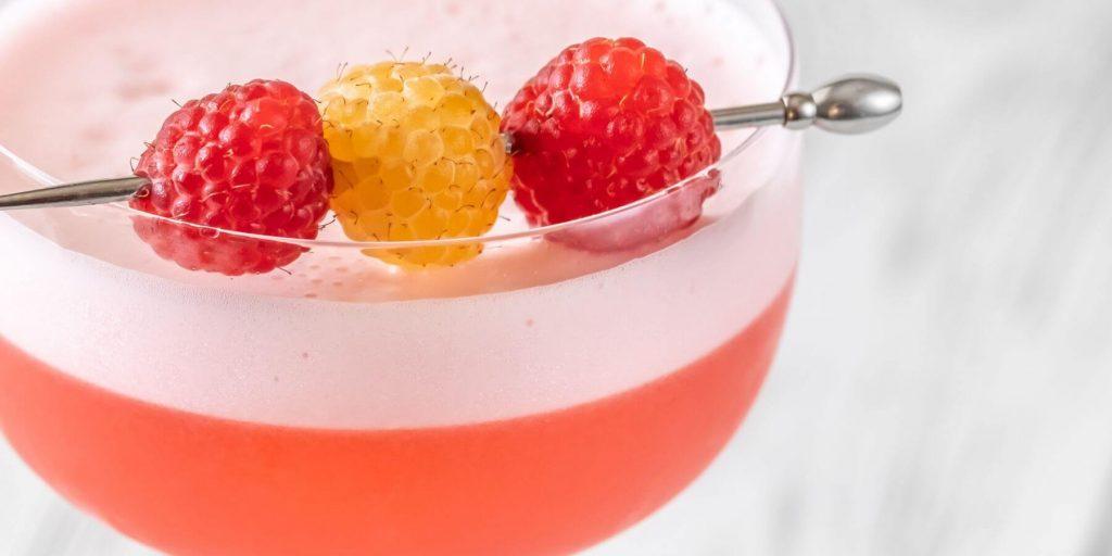 Handvest Lelie Besmettelijke ziekte 15 Fun + Easy Cocktail Garnish Ideas - The Mixer