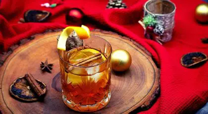 9 Best Christmas Cocktails (2024)