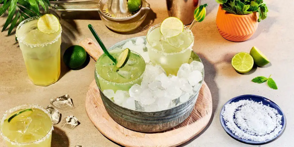 The Best Tequila Spritzer + Infused Ice Cubes For Your Tequila
