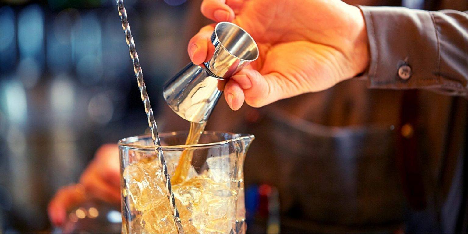 Your Guide to a Standard Pour for Mixed Drinks—The Mixer