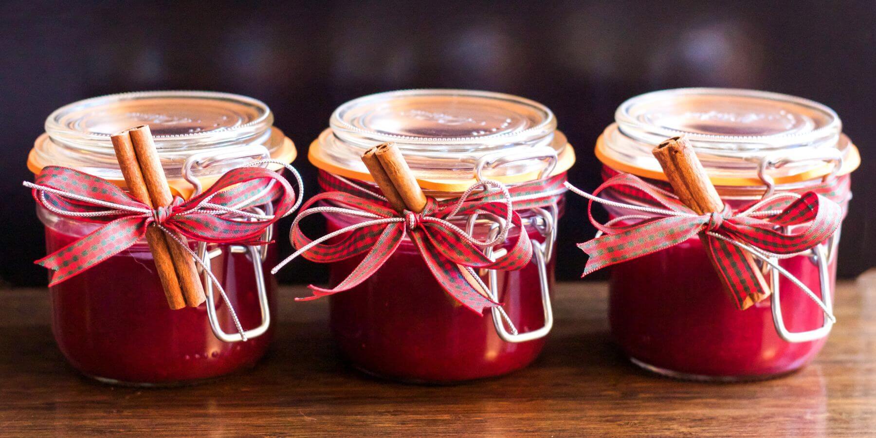 DIY Holiday Gift Idea - Cocktails in a Jar  Mason jar cocktail gifts, Diy  holiday gifts, Liquor gifts