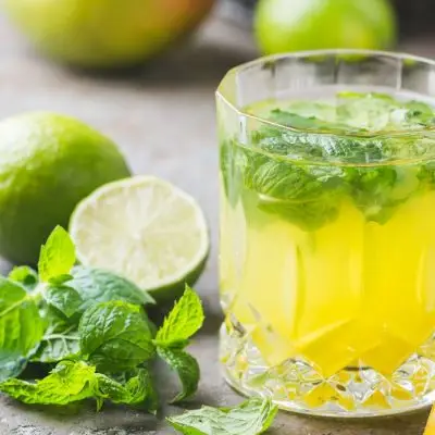 Mango margarita with mint and lime